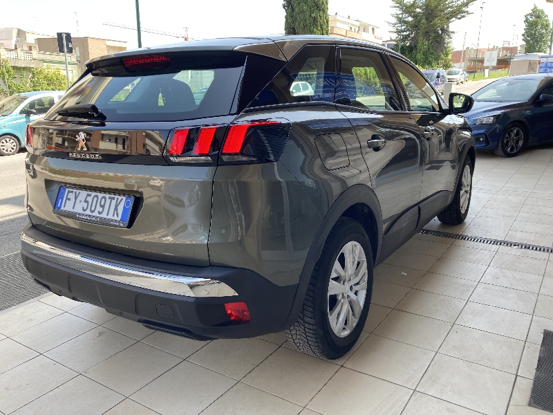 Peugeot 3008 1.5 BlueHdi 130cv Business Aut.