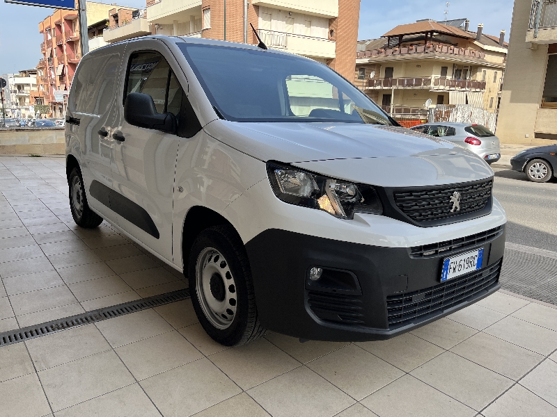 Peugeot Partner 1.5 Hdi 130cv 3 Posti