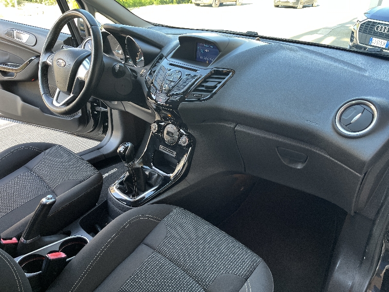 Ford fiesta 1.5 tdci 75cv 5 porte Titanium