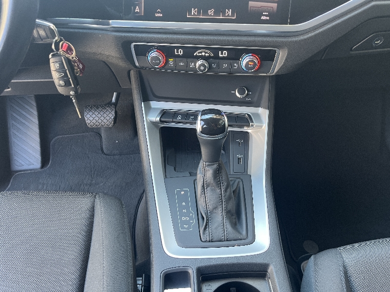 Audi Q3 35 2.0 Tdi s-tronic Business